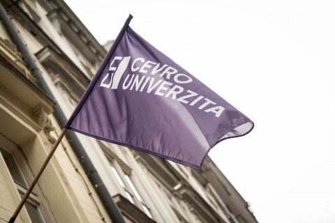 Vyjádření CEVRO Univerzity k protestní akci během Dne otevřených dveří