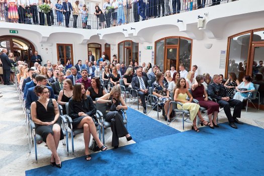 Expertní kurz: Média, technologie a umělá inteligence: Jak se mění žurnalistika a konzumace zpráv v digitálním věku